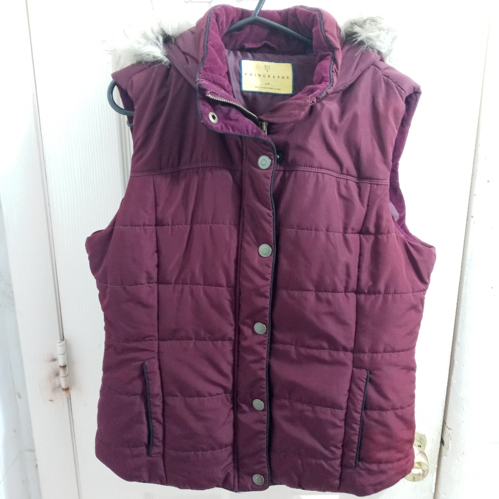 Prince & Fox Burgundy Puffer Vest Faux Fur Hood Women’s L Full Zip